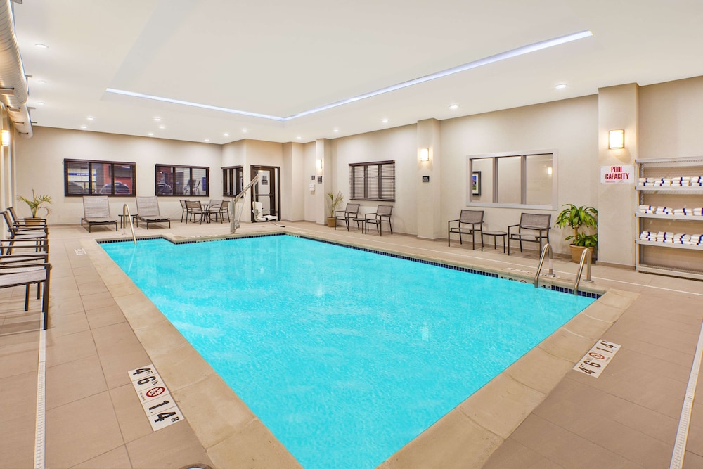 Hampton Inn by Hilton Detroit Dearborn - photo 5