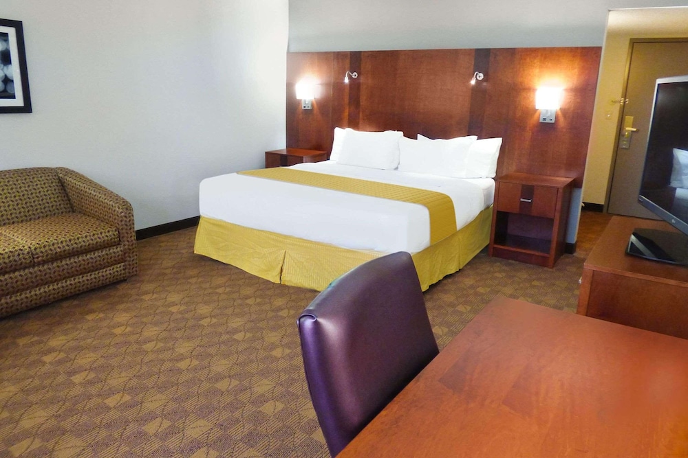 Radisson Hotel Akron Fairlawn - photo 9