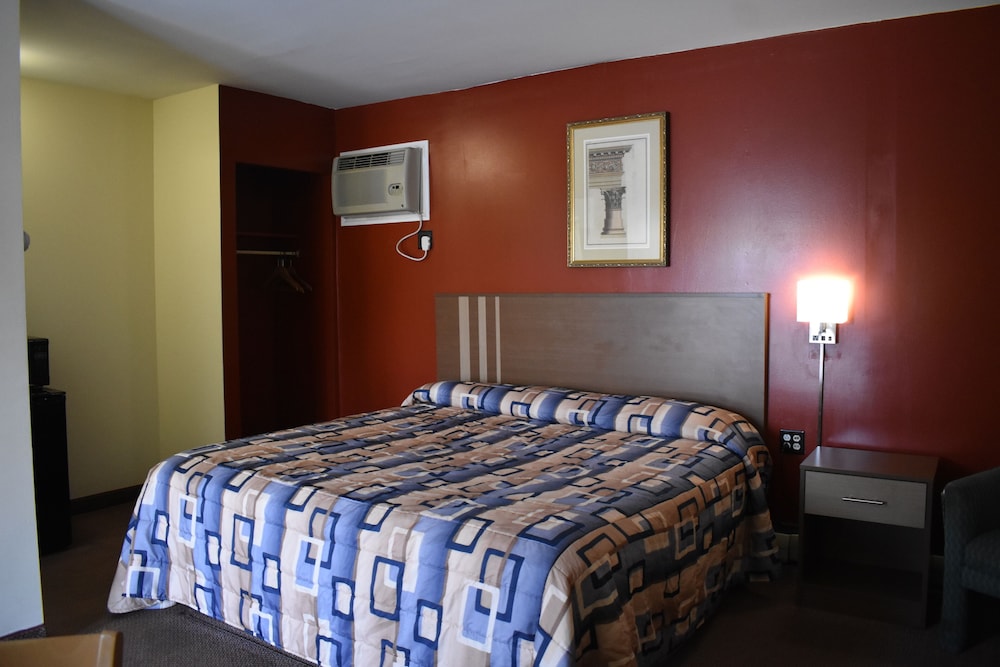 South Hills Motel - photo 12