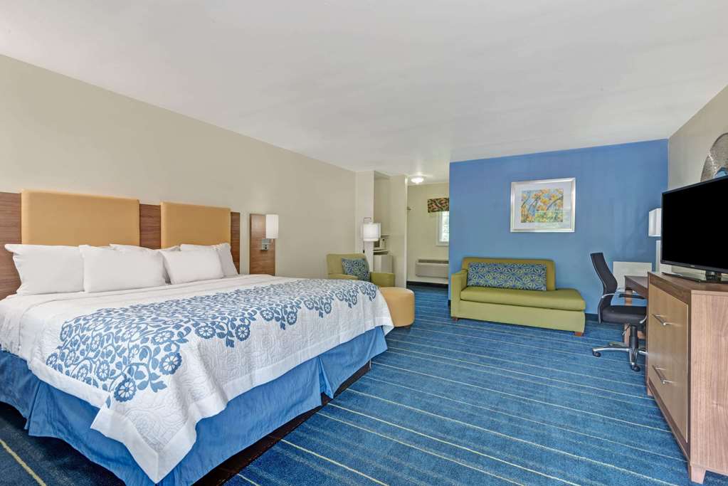 Days Inn by Wyndham Ridgefield - photo 9