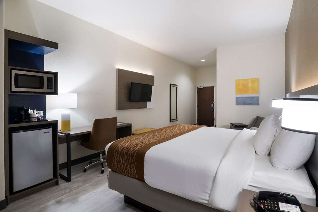 Comfort Inn & Suites Victoria North - photo 12