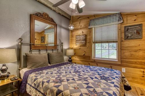 The Barn Hot Tub WIFI 560 FREE tickets each paid day - photo 42