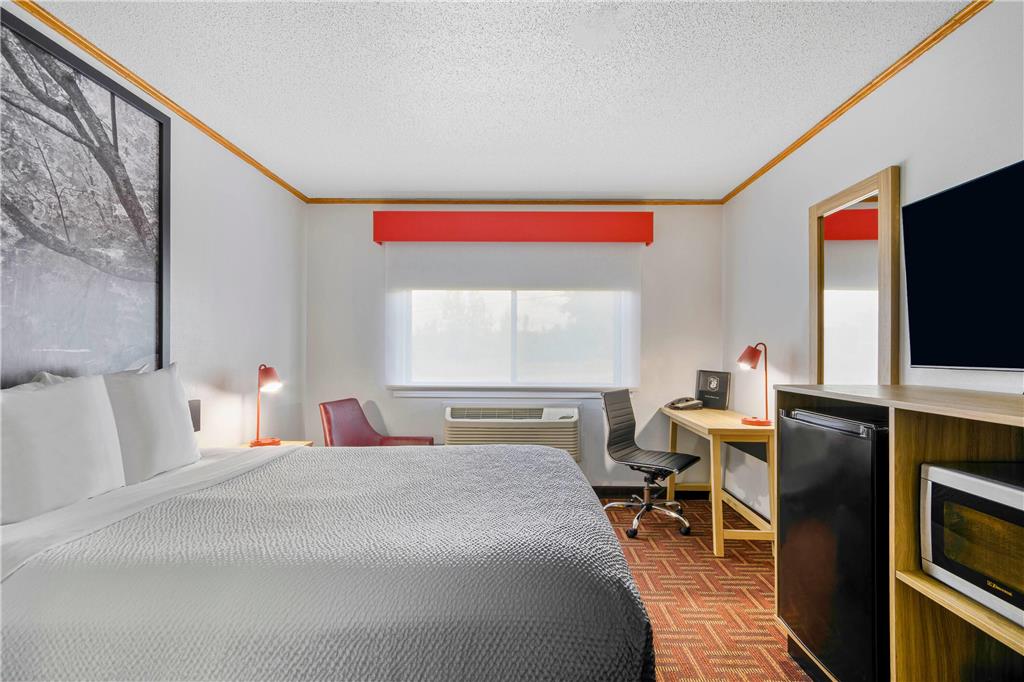 Super 8 by Wyndham Eveleth - photo 44