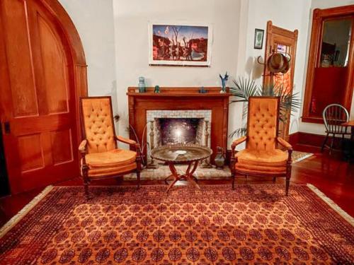 Downtown Historic Victorian Charmer Sleeps 7 — 4-Star Luxury Hotel in Gainesville, United States