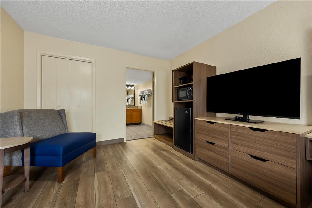 Best Western Center Pointe Inn - photo 16