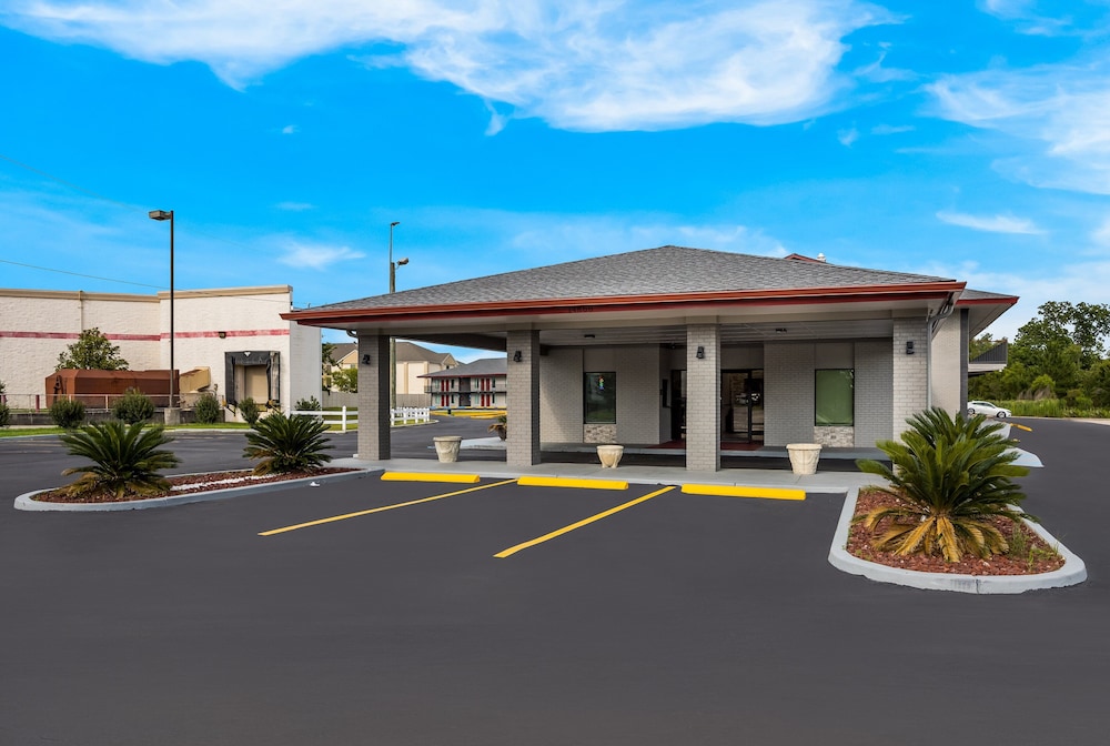 Red Roof Inn & Suites Thomasville - photo 34