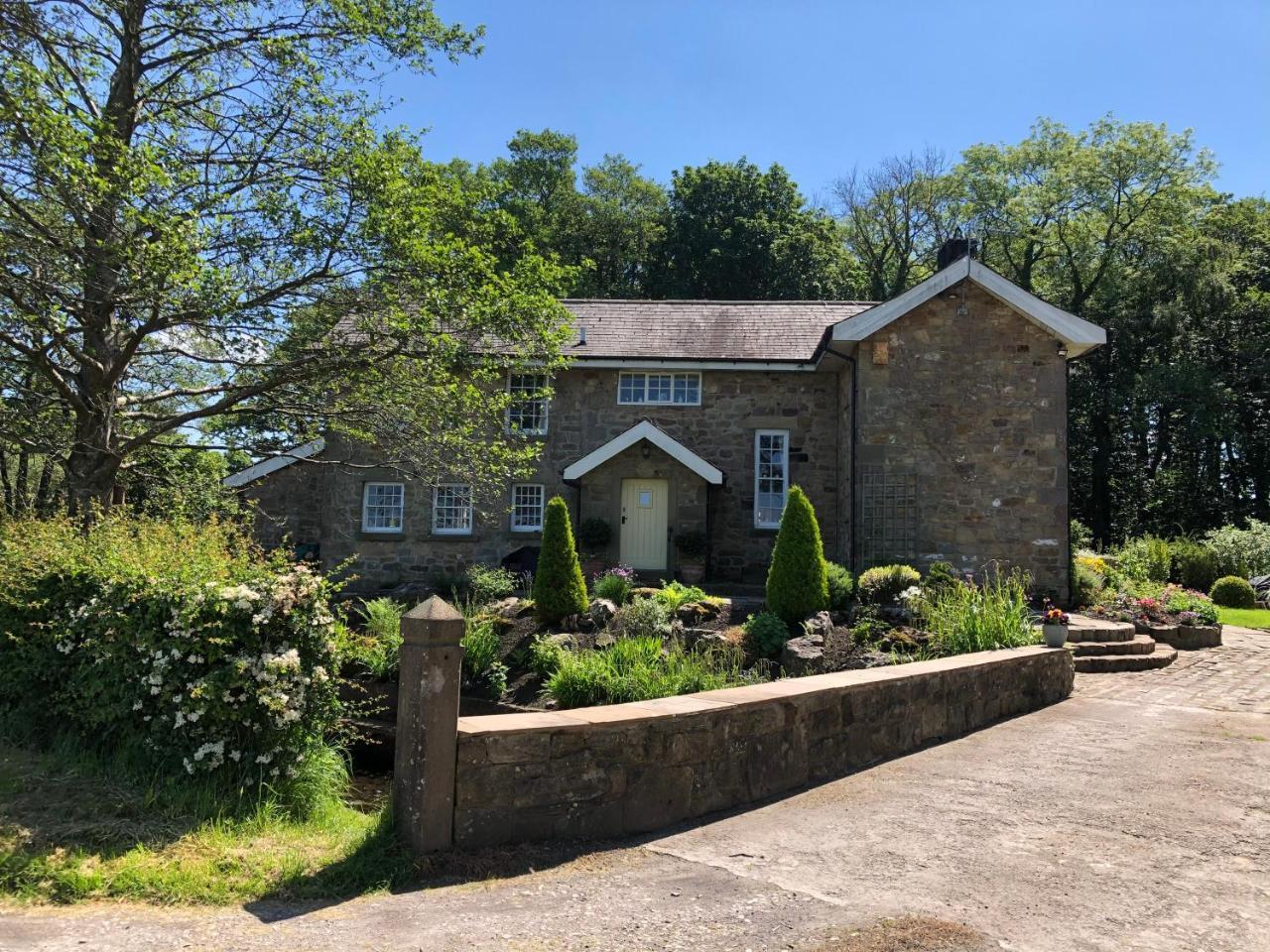 Picket Post House Accommodation — 4-Star Luxury Hotel in Catterall, United Kingdom