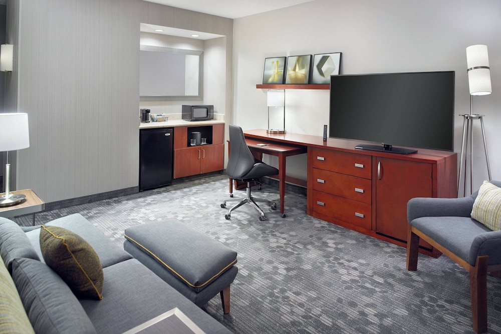 Courtyard by Marriott Greenville Haywood Mall - photo 16
