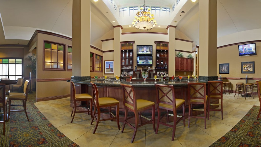 Hilton Garden Inn Milwaukee Northwest Conference Center - photo 37