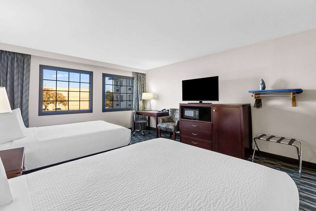 Days Inn & Suites by Wyndham Mesa Near Phoenix - photo 33