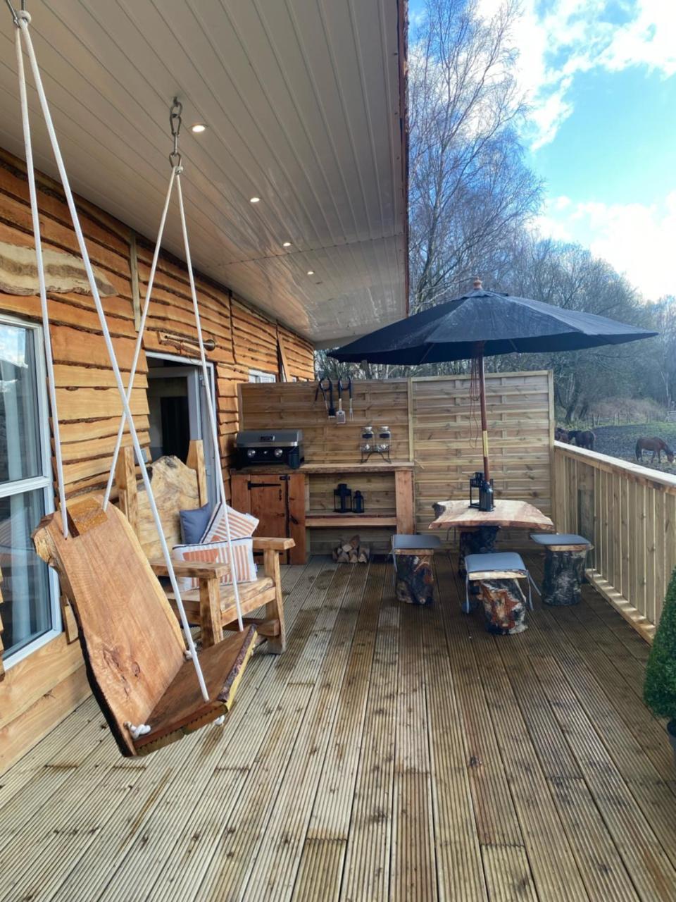 Devon River Glamping Pods - carbon neutral hotel in Alloa