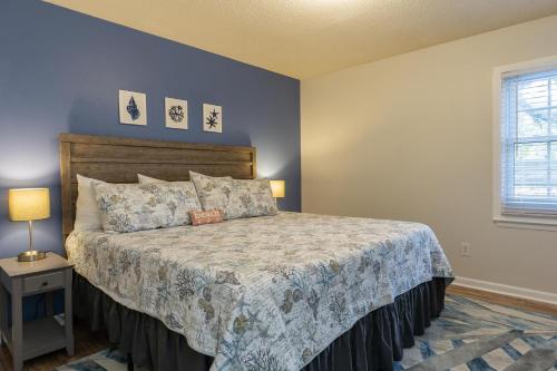 Beach Happy by Oak Island Accommodations - photo 24