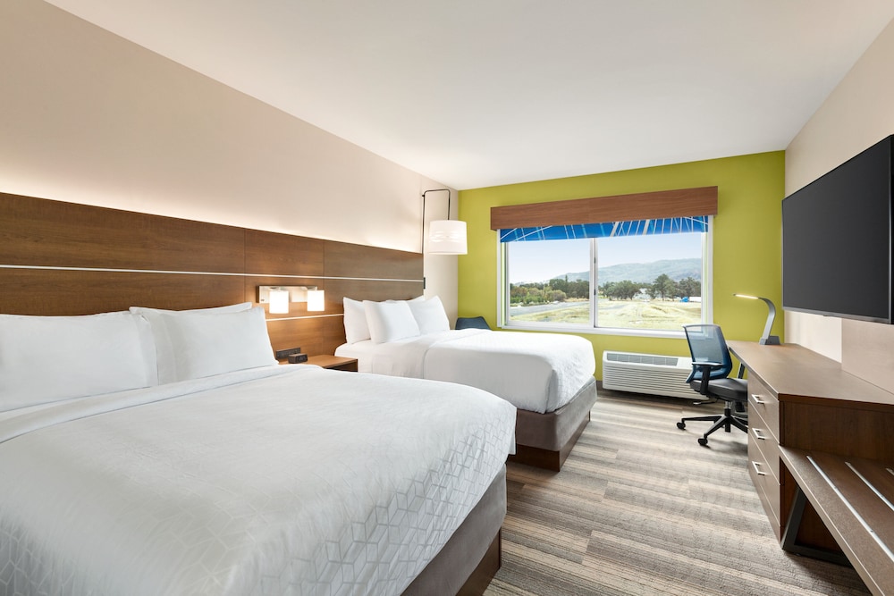 Holiday Inn Express and Suites Ukiah by IHG - photo 12