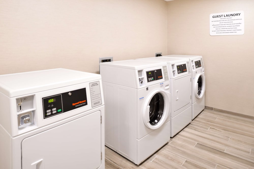 Hampton Inn El Centro - photo 21