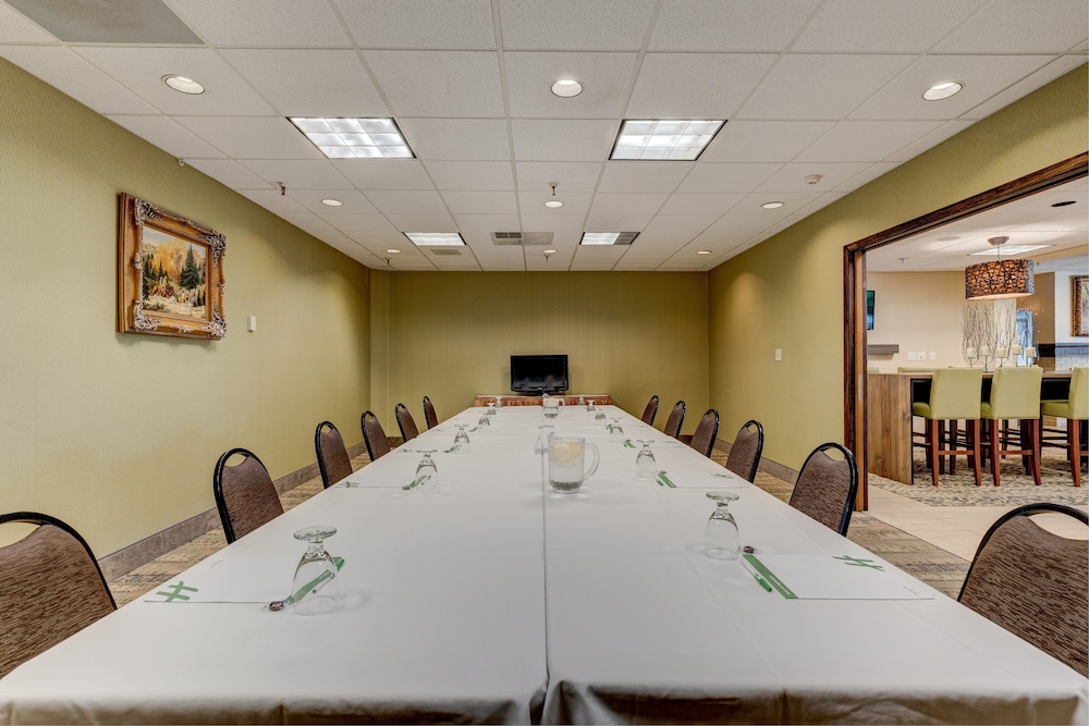 Holiday Inn Spearfish Convention Center by IHG - photo 40