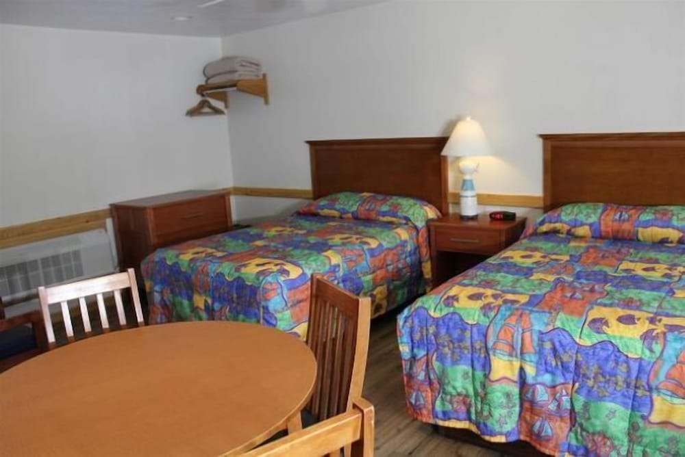 Pony Island Inn - photo 11