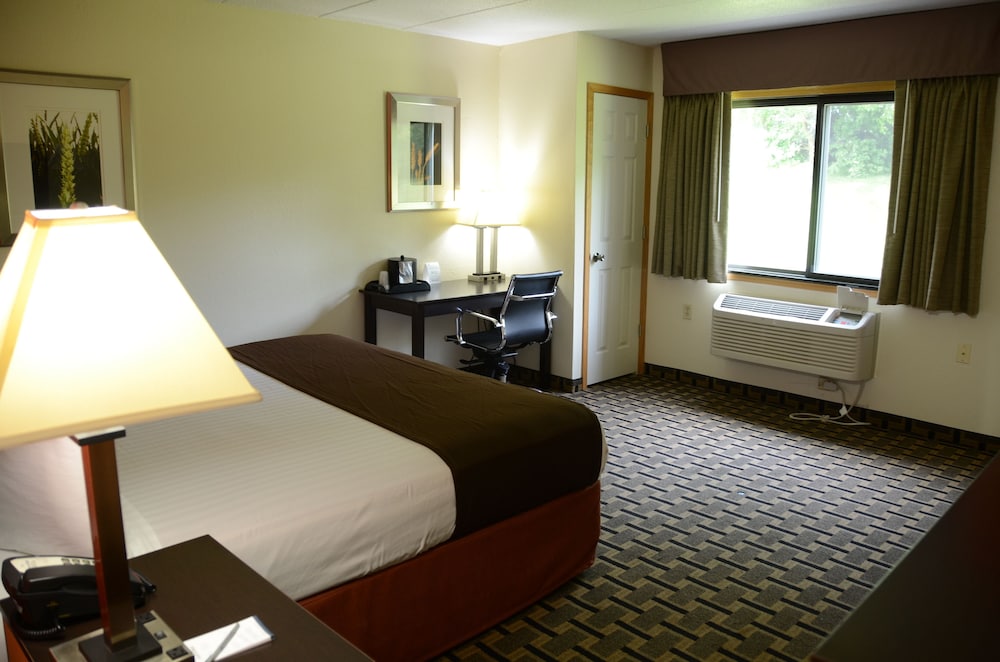 AmericInn by Wyndham West Burlington - photo 13