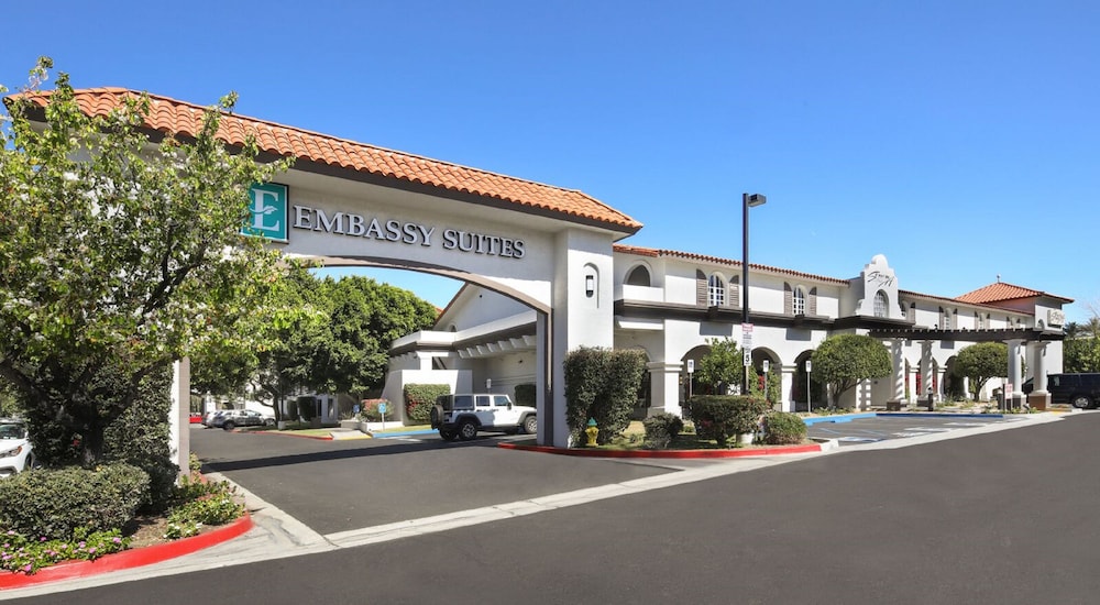 Embassy Suites by Hilton Palm Desert - photo 41