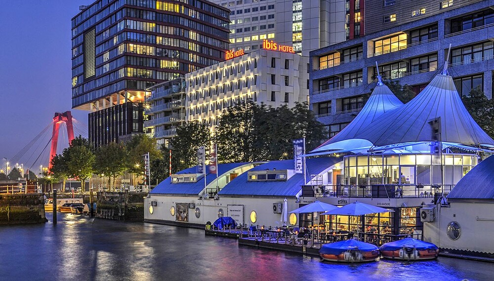 Floats By H2otel in Rotterdam, Netherlands