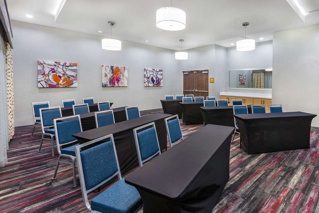 La Quinta Inn & Suites by Wyndham Houston East at Sheldon Rd - photo 25