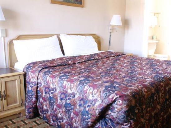 Bayview Inn and Suites - photo 14
