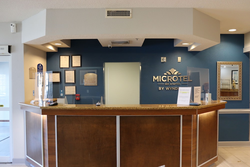 Microtel Inn & Suites by Wyndham Columbus Near Fort Benning - photo 7