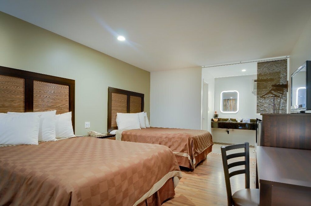 Vagabond Inn Sunnyvale - photo 15