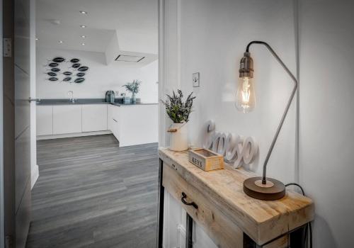 7 Waterstone House Luxury Apartment Overlooking South Beach Tenby — 4-Star Luxury Hotel in Tenby, United Kingdom