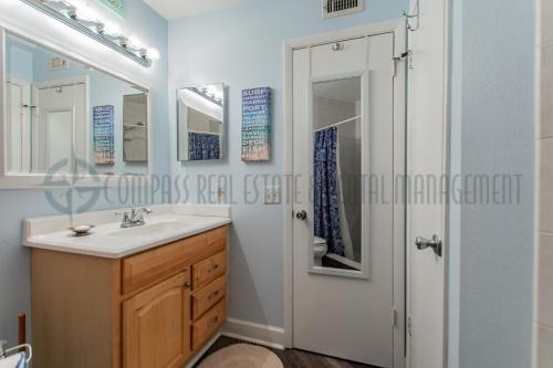 Vista Verde W Poolside Oasis on Isla del Sol in St. Petersburg, United States