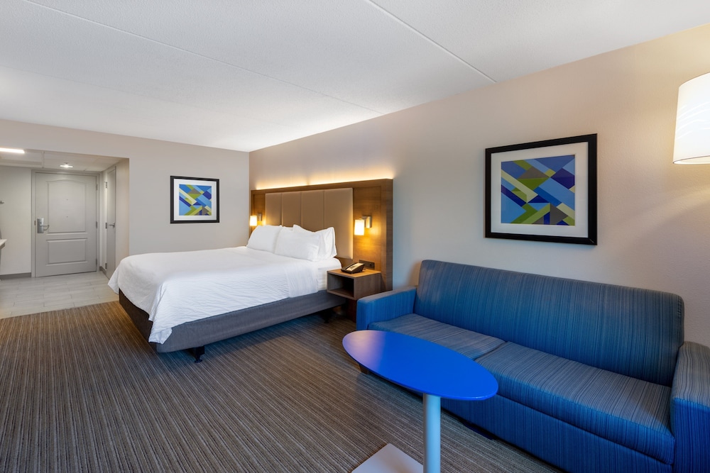 Holiday Inn Express State College at Williamsburg Square by IHG - photo 13