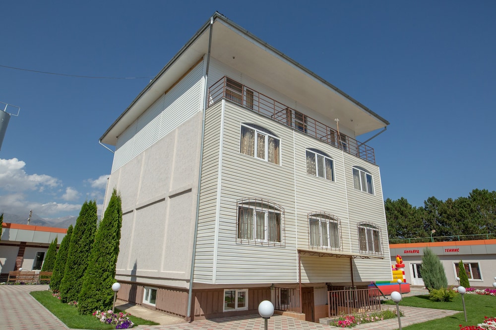 ololoFamily in Cholpon-Ata, Kyrgyzstan