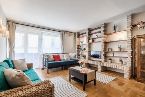 BpR Golden Corner Suite with balcony & A C — 4-Star Luxury Hotel in Budapest, Hungary
