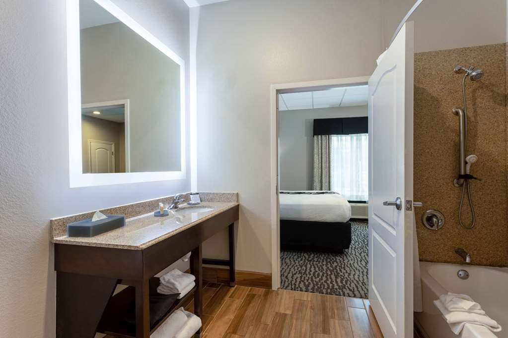 La Quinta Inn & Suites by Wyndham Huntsville Airport Madison - photo 20