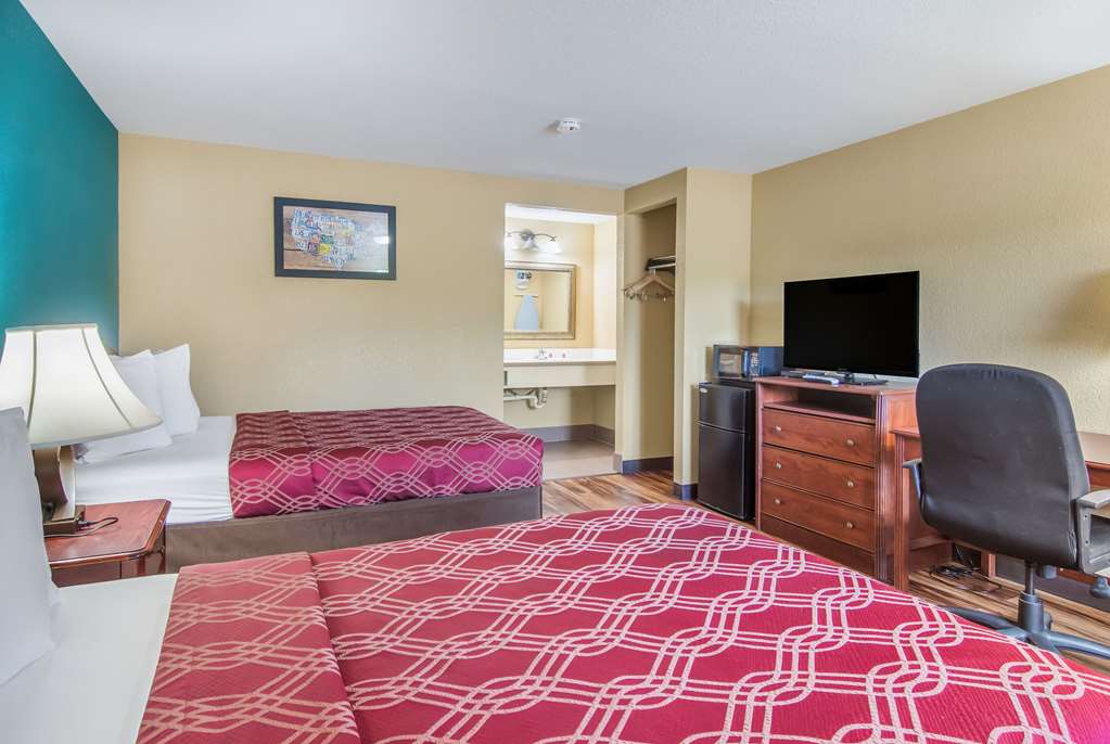 Econo Lodge Bradford South - photo 15