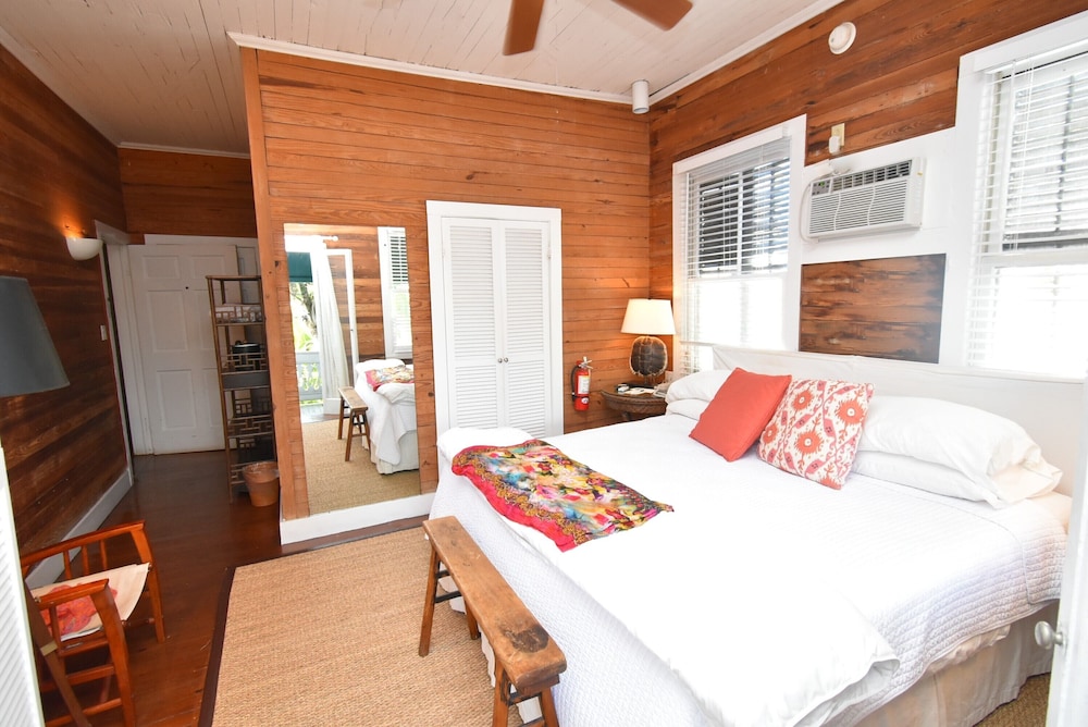 Simonton Court Historic Inn & Cottages - photo 131