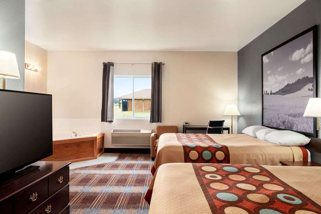 Super 8 by Wyndham Holton - photo 15