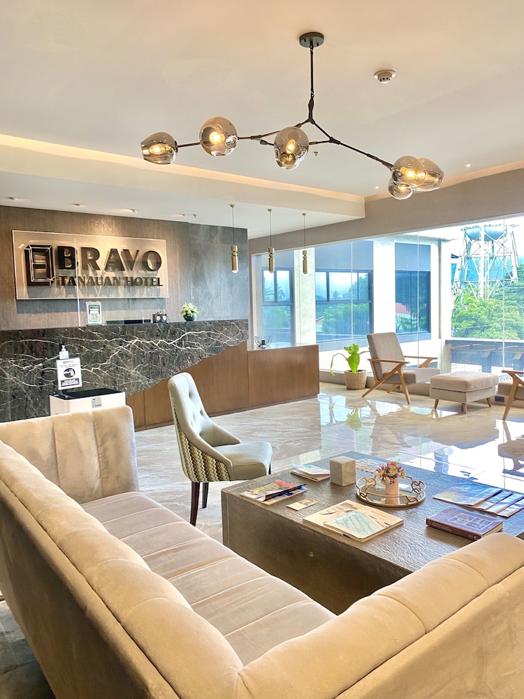 Bravo Tanauan Hotel — hotel in Tanauan