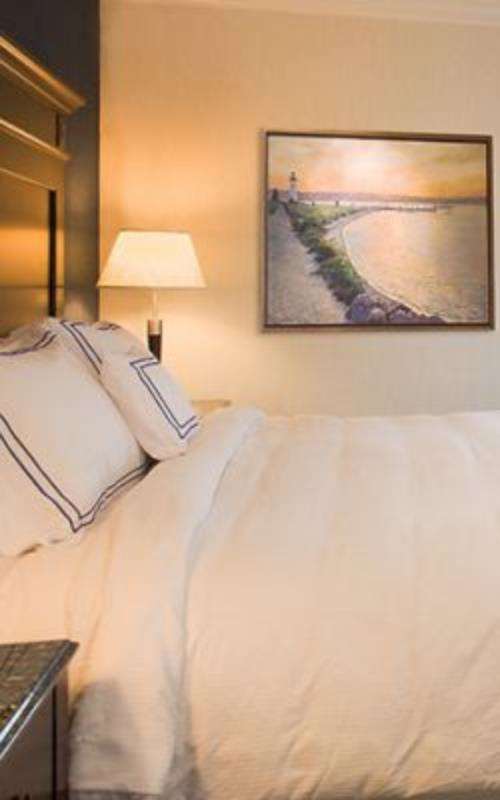 Newport Beach Hotel & Suites - photo 30