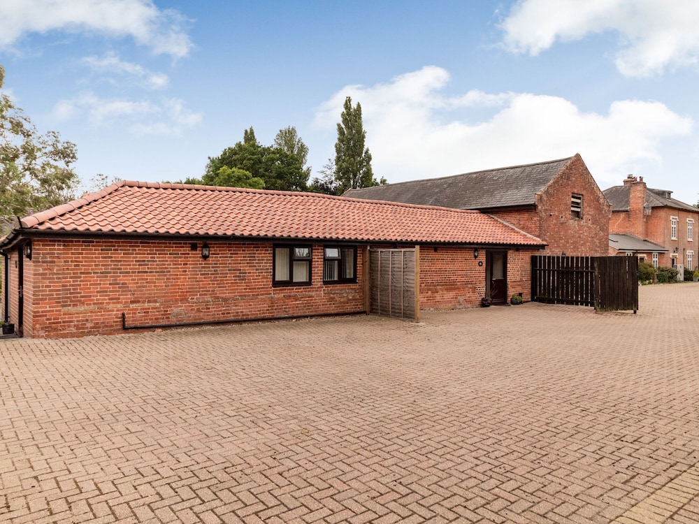 The Nest Box - carbon neutral hotel in Diss