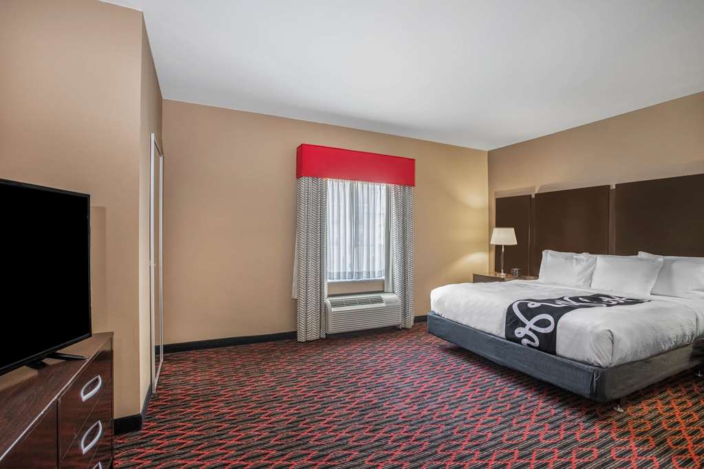 La Quinta Inn & Suites by Wyndham Conway - photo 27