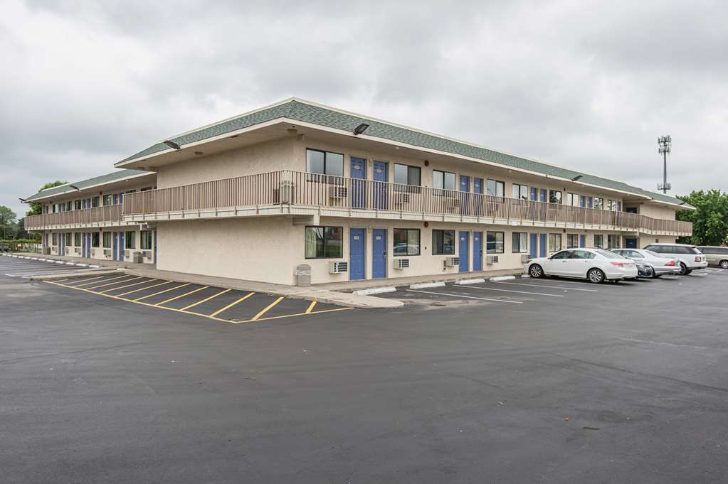 Motel 6 Kansas City MO Airport - featured photo