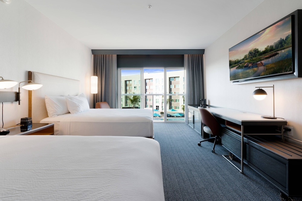 Courtyard by Marriott Marina del Rey - photo 11