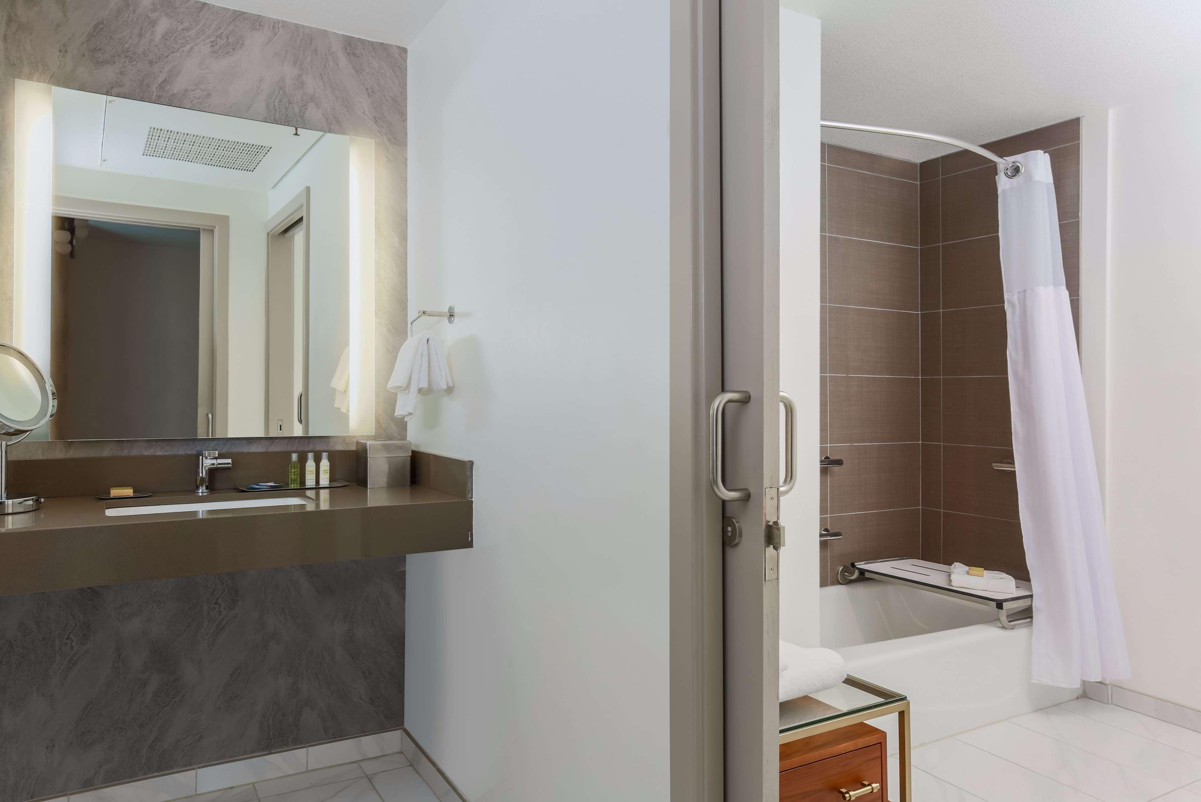 DoubleTree Suites by Hilton Sacramento Rancho Cordova - photo 50