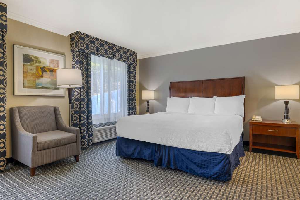 Best Western Plus Marina Shores Hotel - photo 37