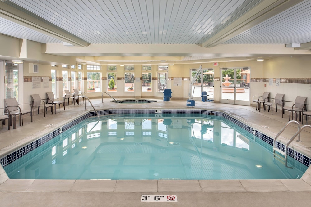 Courtyard by Marriott Portland North - photo 12