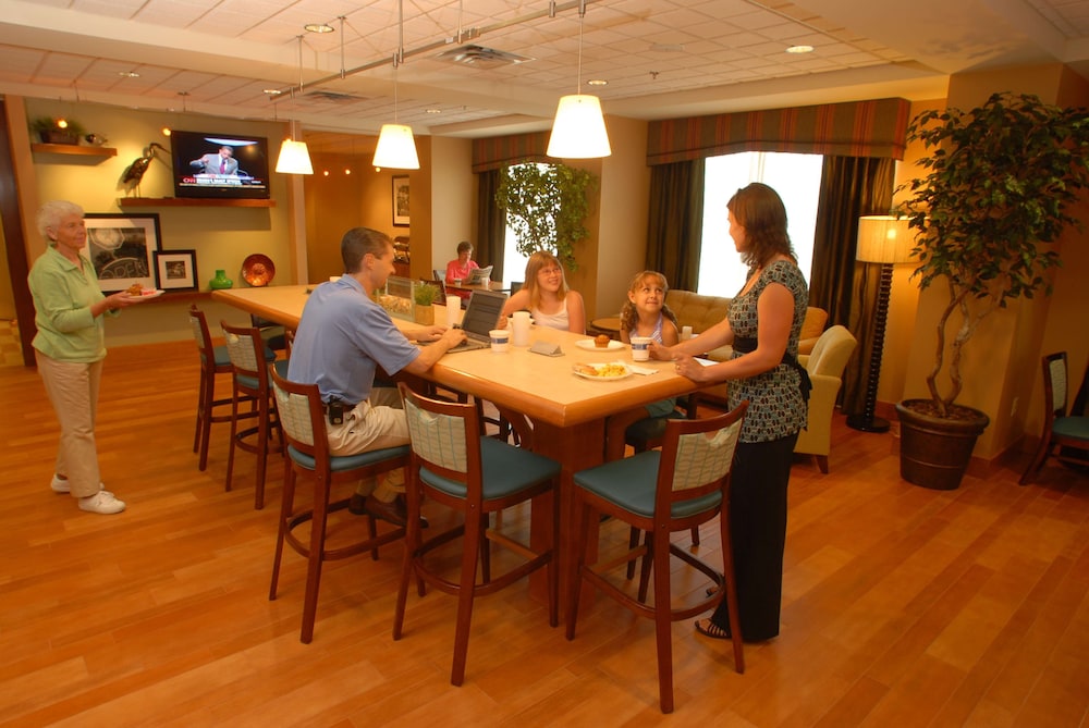 Hampton Inn Gloucester - photo 45