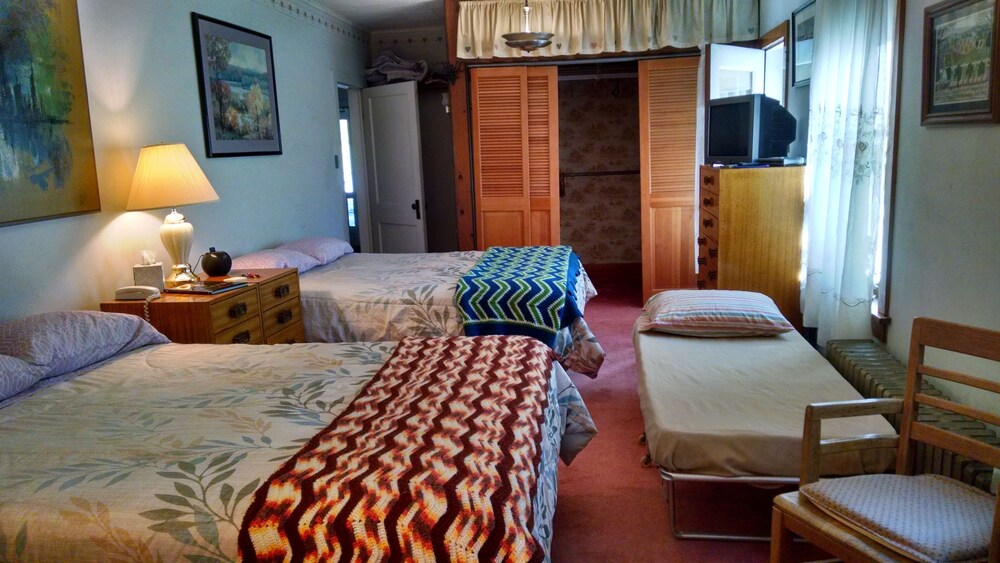 Fish & Loaves B&B - photo 14