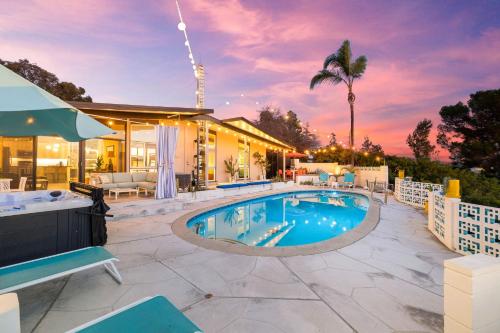 Luxury Hilltop Stay Pool Firepit and Views in La Mesa, United States