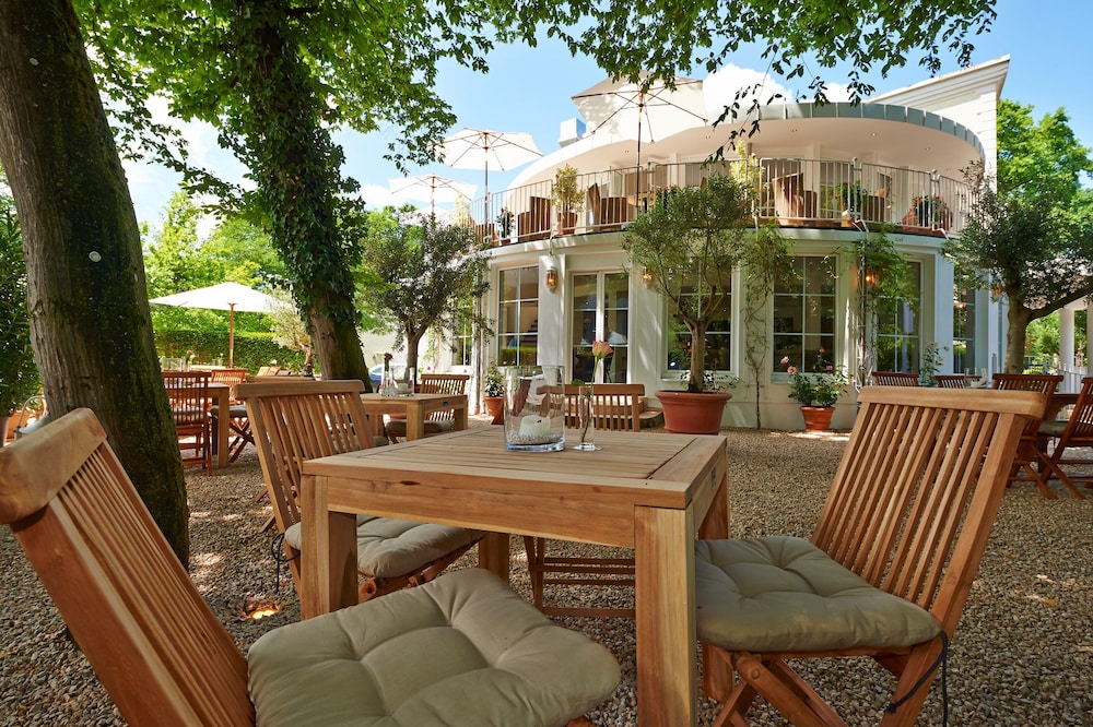 Prinz Myshkin Parkhotel — 4-Star Luxury Hotel in Munich, Germany