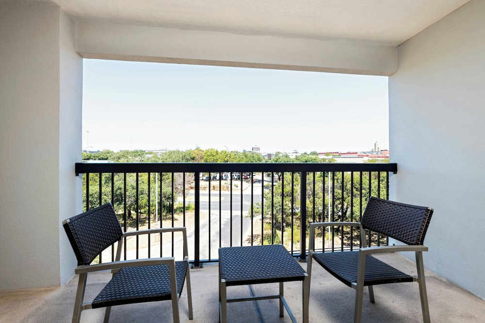 Courtyard by Marriott Austin The Domain Area - photo 11